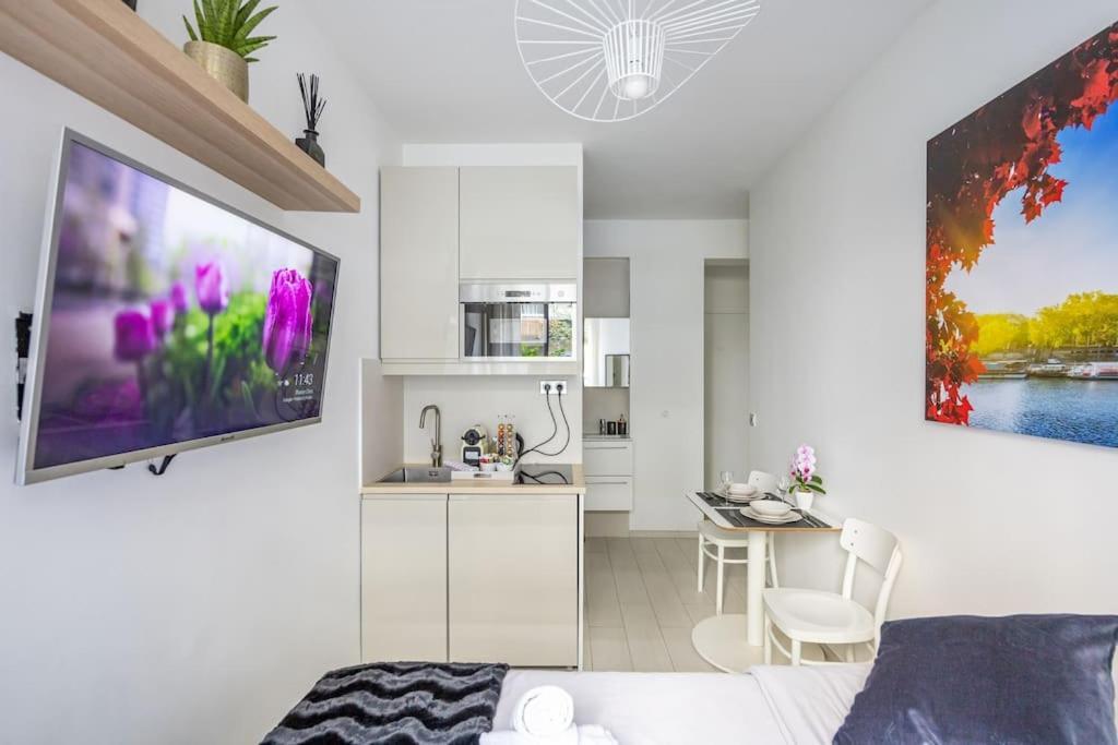 פריז Cozy Studio Near The Eiffel Tower מראה חיצוני תמונה